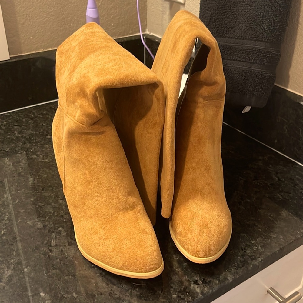Size 8 mid camel faux suede boots